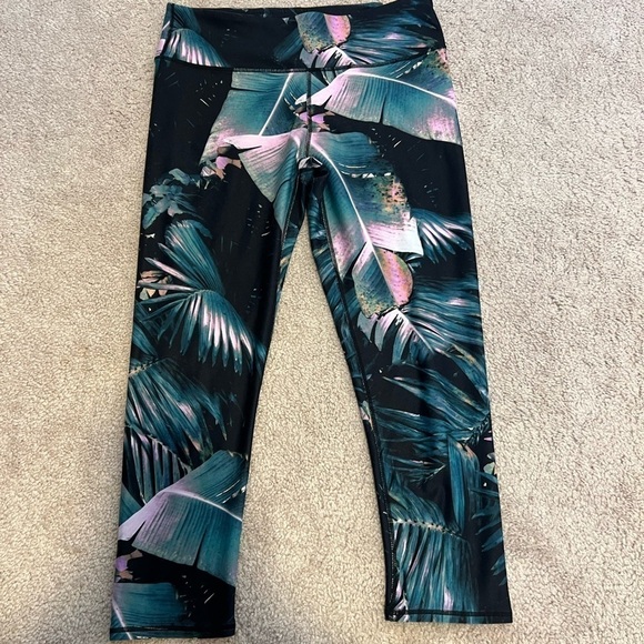 FABLETICS Women’s Tropical Print Leggings Fits S/M - Picture 2 of 9